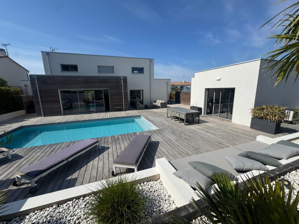 Maison Sur Mesure 175m² Contemporaine Plain Pied Salon Lumineux Cuisine Équipée Bureau Télétravail