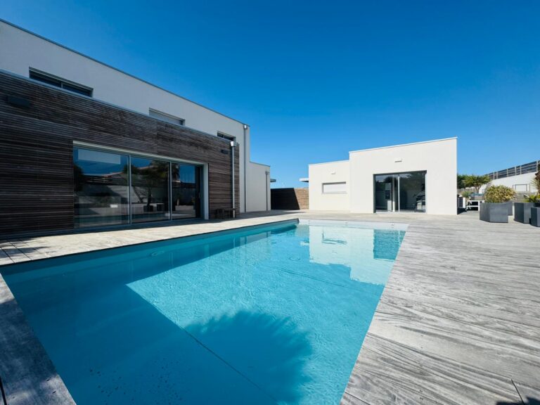 Maison Sur Mesure Ossature Bois Contemporaine Énergies Renouvelables Matériaux Écologiques Confort Thermique