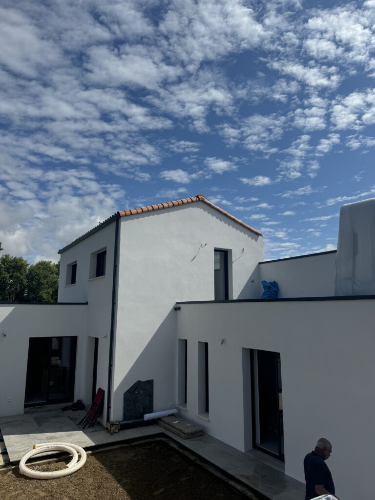 Salles de Bains de 7 m² et 3.5 m² avec WC de 1.8 m² et 1.9 m²