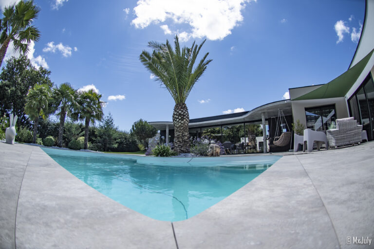 Maison neuve sur mesure 205 m² : piscine extérieure à Talmont-Saint-Hilaire