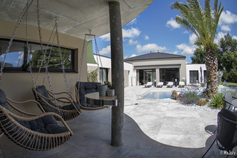 Suite parentale indépendante spacieuse 12 m² : dressing et salle de bains privée